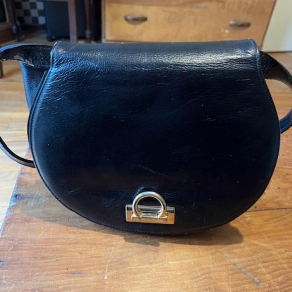 "High Fashion" black shoulder purse - Picture 1 of 2